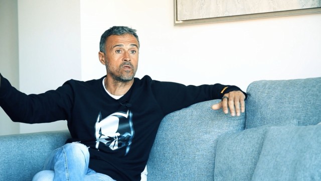 València recuerda los valores del fútbol de los años 90 con el documental “Soñando Fútbol”
