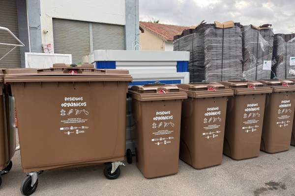 Mula implanta la recogida separada de los residuos orgánicos con el contenedor marrón