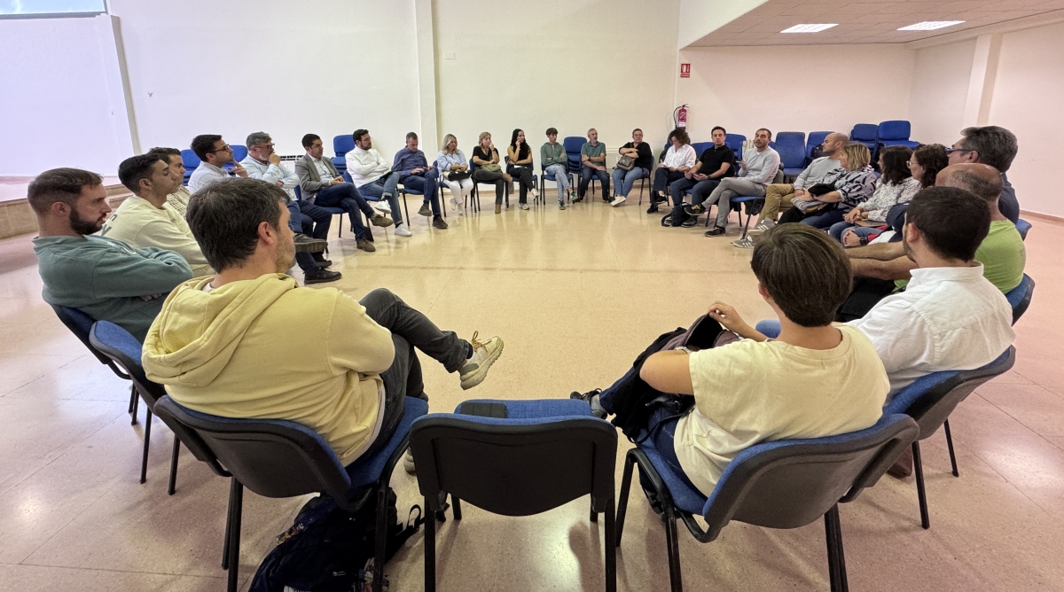 Reunión celebrada en Muro de todas las partes afectadas por la supresión de las PAU en Alcoy. - 