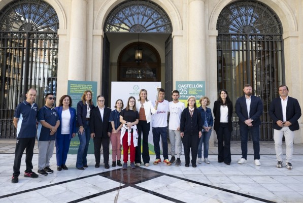 Barrachina recibe la antorcha de Special Olympics y ensalza valores de inclusión, esfuerzo y superación