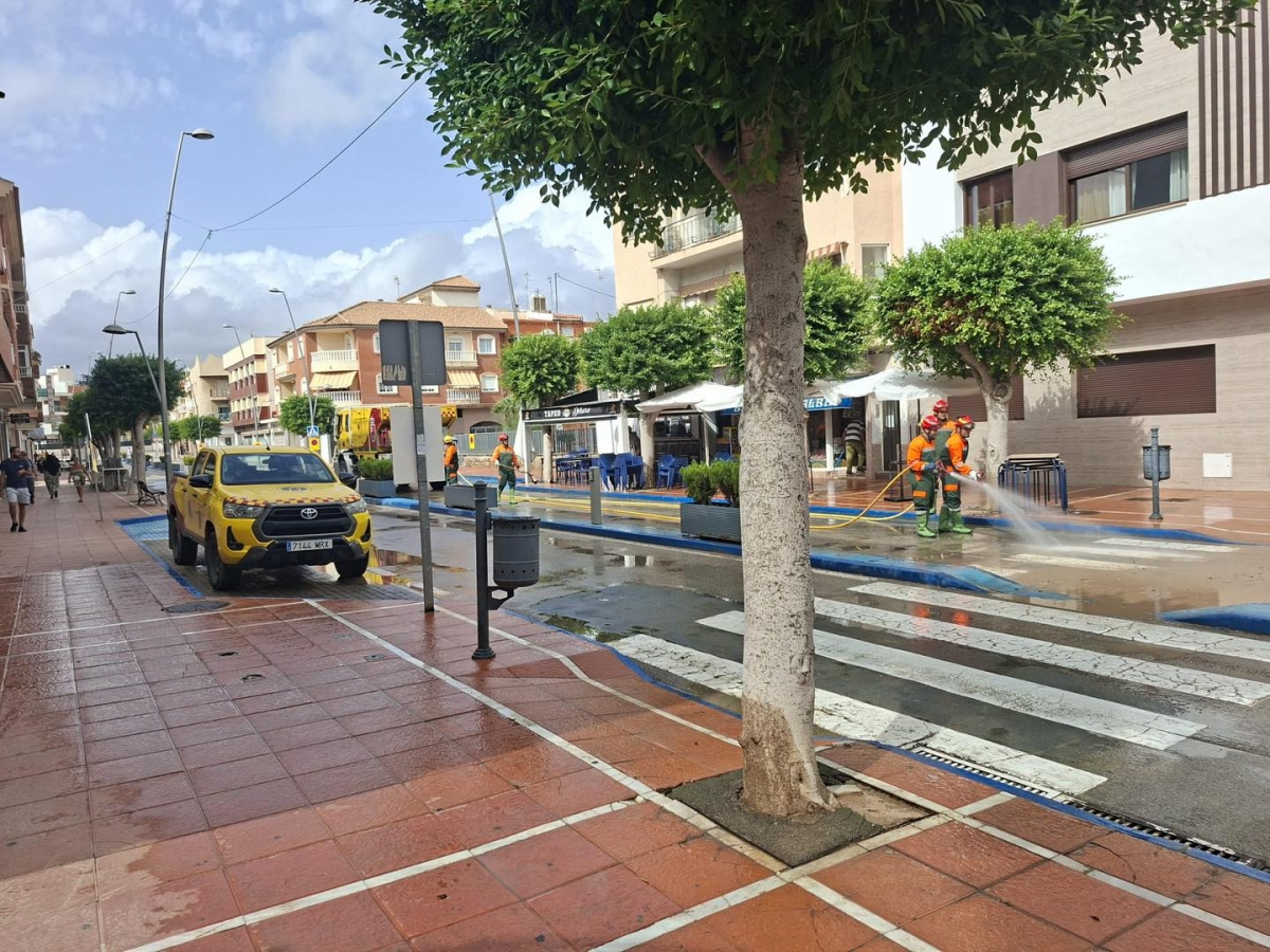 San Javier retira las restricciones al uso del agua solo en La Manga 