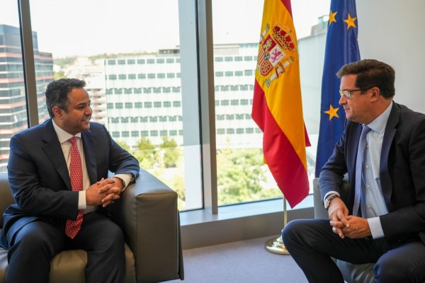 STC intensifica reuniones con ministros a la espera de poder aumentar su peso en Telefónica