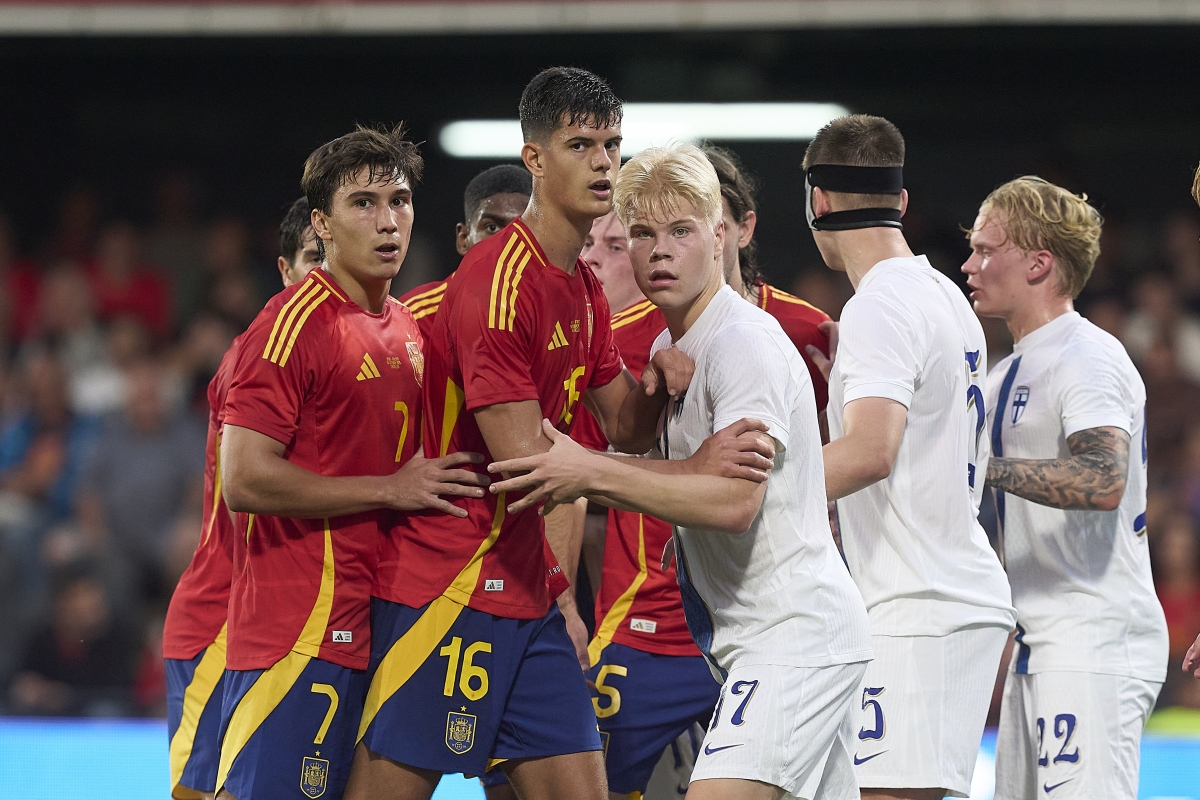 La sub-21 de España firma en Castelló una heroica remontada en el tiempo de prolongación