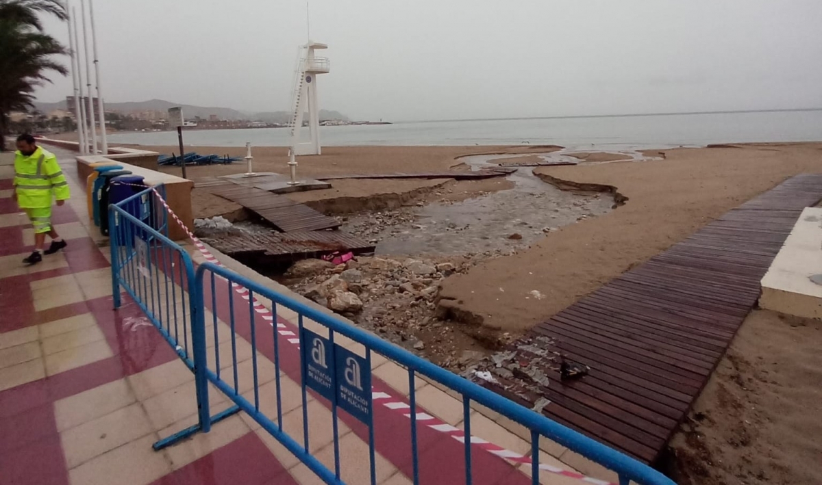 Cinco días para arreglar los desperfectos de la dana sobre las playas de El Campello