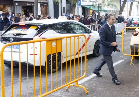 Ábalos se niega a declarar ante el Supremo y la Fiscalía opta por no pedir prisión