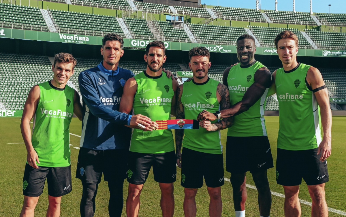 Grupo de capitanes del Elche CF. 