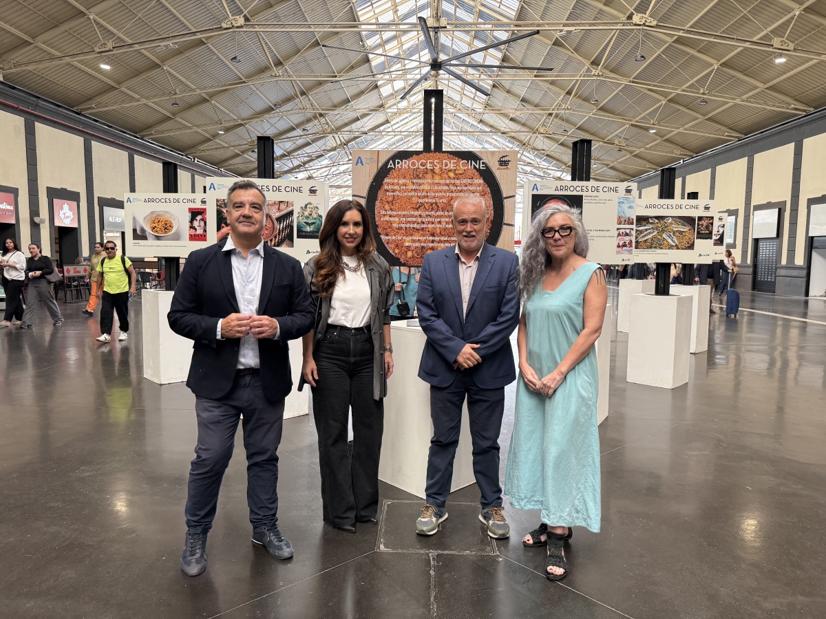 La estación de Adif se llena de arroces y cine con la exposición de Gastro Cinema 