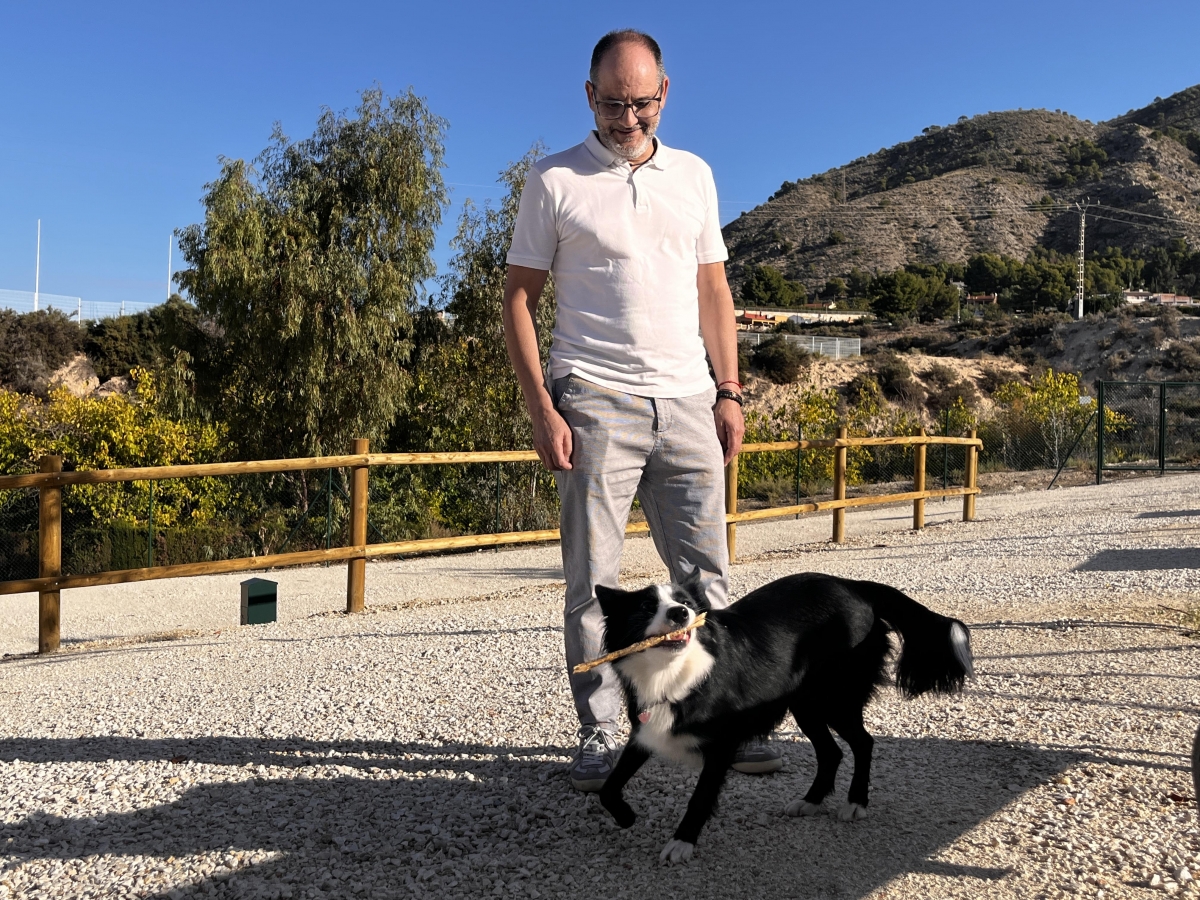 Petrer inaugura un nuevo parque canino en la calle La Huerta con una inversión de 35.000 euros