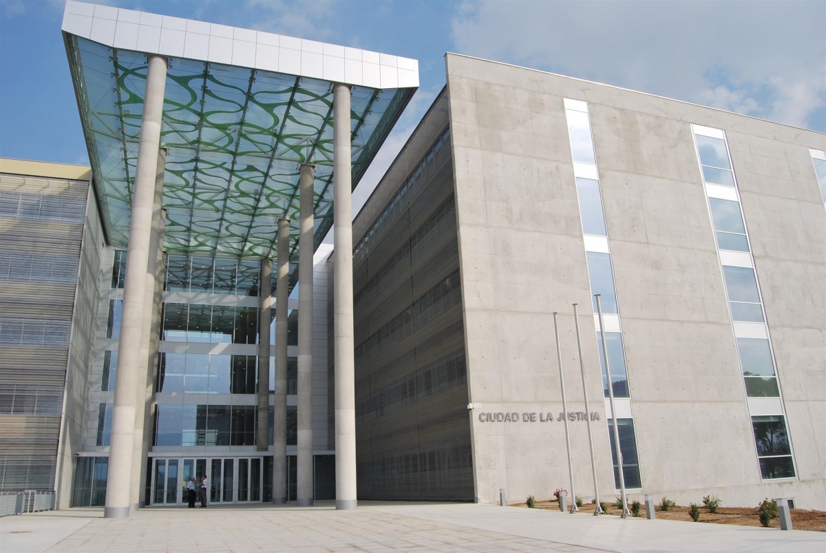 Fachada principal de la Ciudad de la Justicia de Murcia. - Foto: TSJ