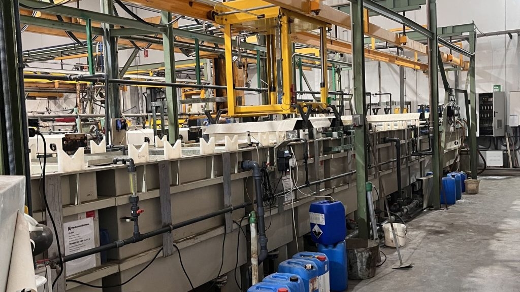 Manuel Roca, industria ibense del metal, amplía su capacidad productiva con una sexta línea de zincado