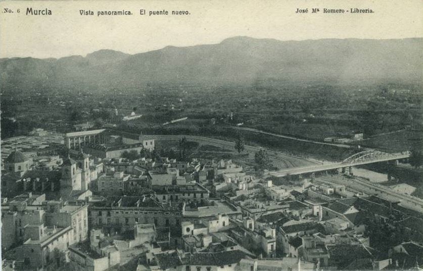 La huerta que se sería el Polígono Infante Juan Manuel, en la margen derecha del río a continuación del Puente de Hierro - Foto: Archivo General de la Región. 