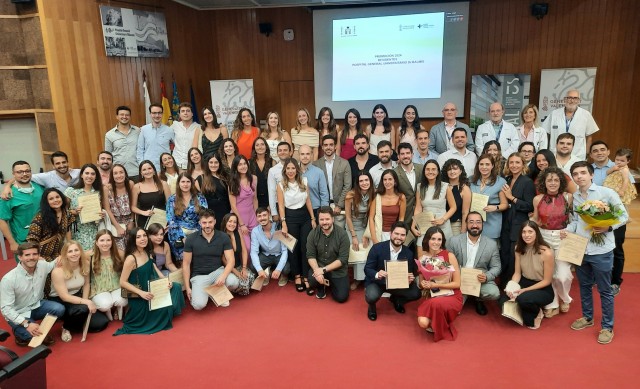 Cerca de 60 residentes de la generación del covid-19 finalizan la especialidad en el Doctor Balmis