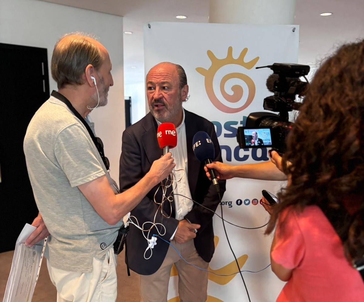 El presidente de APHA, Luis Castillo, en las jornadas de connectividad organizadas por Costa Blanca.