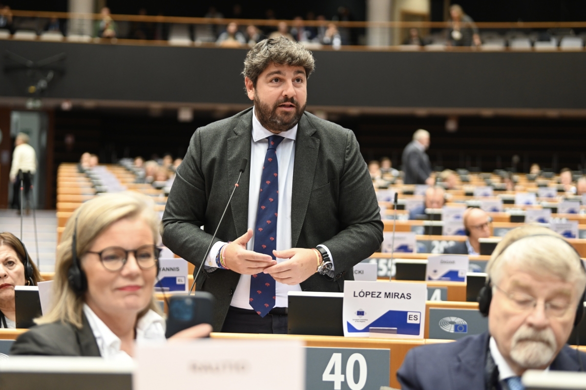 López Miras reivindica en Bruselas el programa Caetra: 