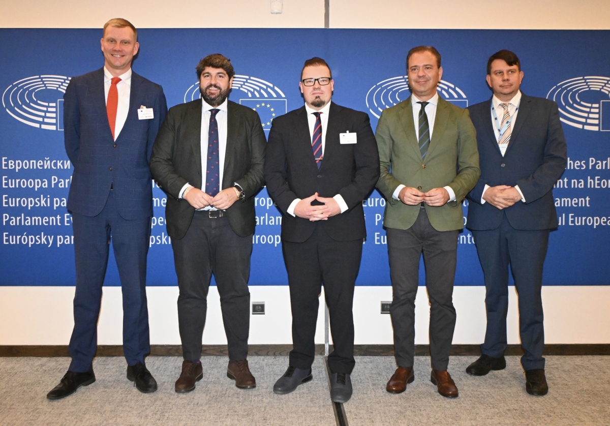 Fernando López Miras se reúne con Toni K. Laine, presidente del Consejo Regional de Häme.