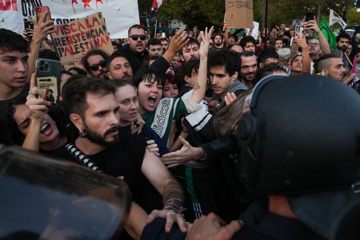 Cinco detenidos en altercados durante la protesta a las puertas del partido Valencia Basket-Hapoel Tel Aviv