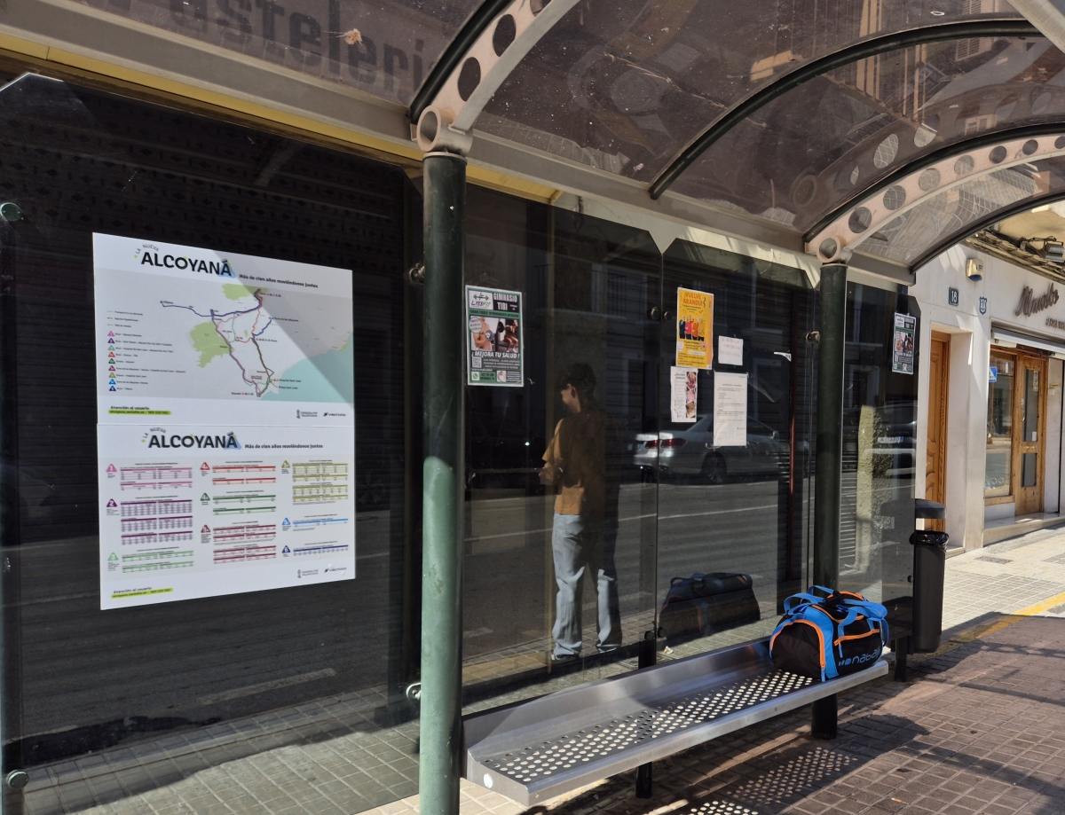 Xixona recoge más de 1.500 firmas para pedir a la GVA que recupere el autobús para estudiantes