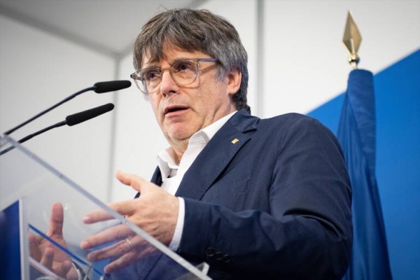 PSOE y Puigdemont se reúnen en Suiza para tratar de reconducir las relaciones