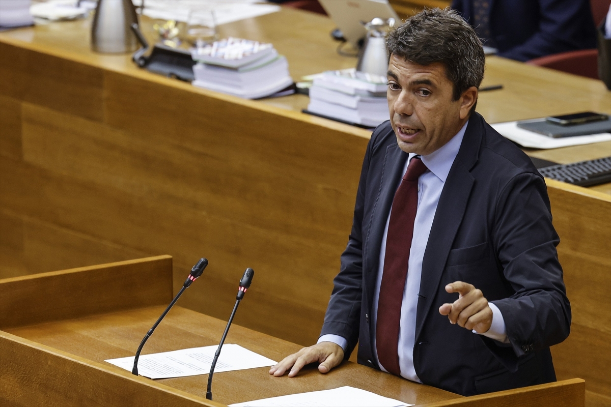 La Dana vuelve al centro del debate en Les Corts en el último pleno antes de la remodelación del Consell