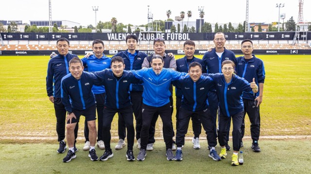El Valencia recibe a la Asociación China de Fútbol para enseñar su metodología