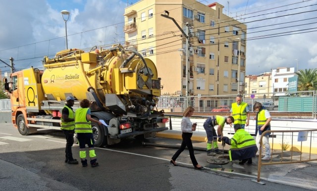 Comienzan en Carlet los trabajos en el alcantarillado afectado por la Dana