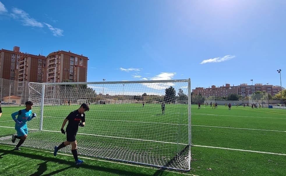 Alicante renueva los desfibriladores en 17 instalaciones deportivas públicas