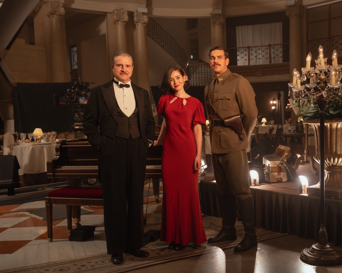 Alberto San Juan, Nora Hernández y Mario Casas. - Foto: Andre Paduano Alberto San Juan, Nora Hernández y Mario Casas.