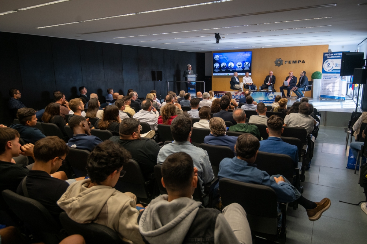 El I Congreso de Automoción de Alicante reúne al sector para abordar los retos de tecnología y la profesionalización