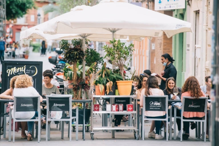 Las ventas del sector servicios disminuyen en la Comunitat Valenciana un 0,9% en agosto