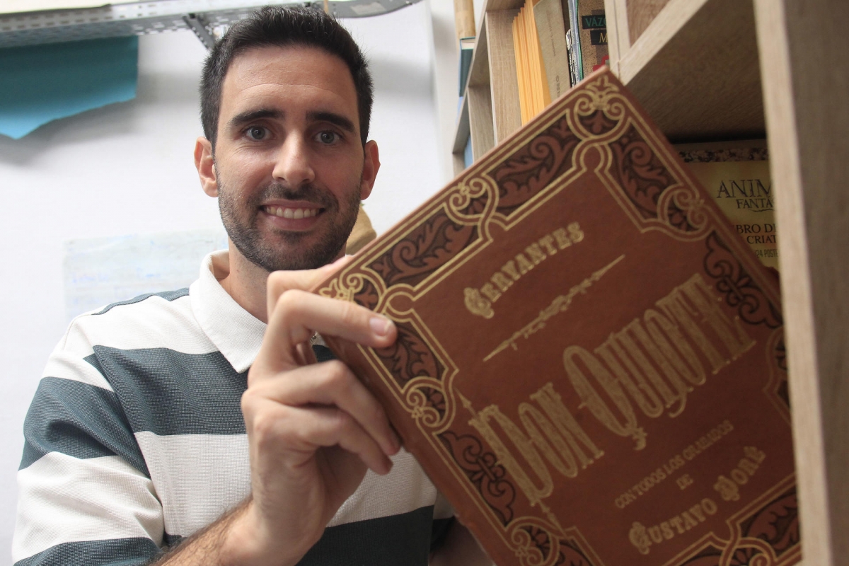 Un emprendedor alicantino crea 'Twofaces', para comprar y vender libros de segunda mano