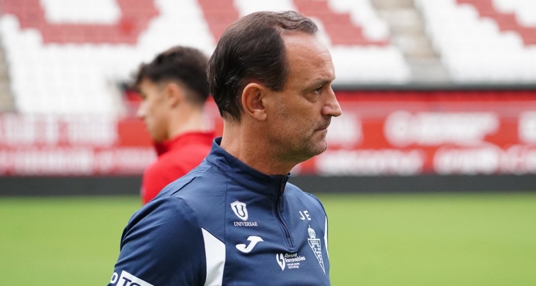 El Murcia recibe al Ibiza con la urgencia de ganar y Joseba Etxeberria en entredicho