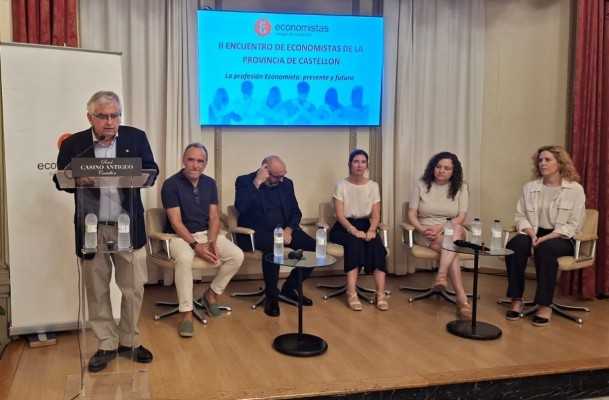 El Colegio de Economistas y el Ayuntamiento de Castelló refuerzan la inserción laboral de profesionales administrativos