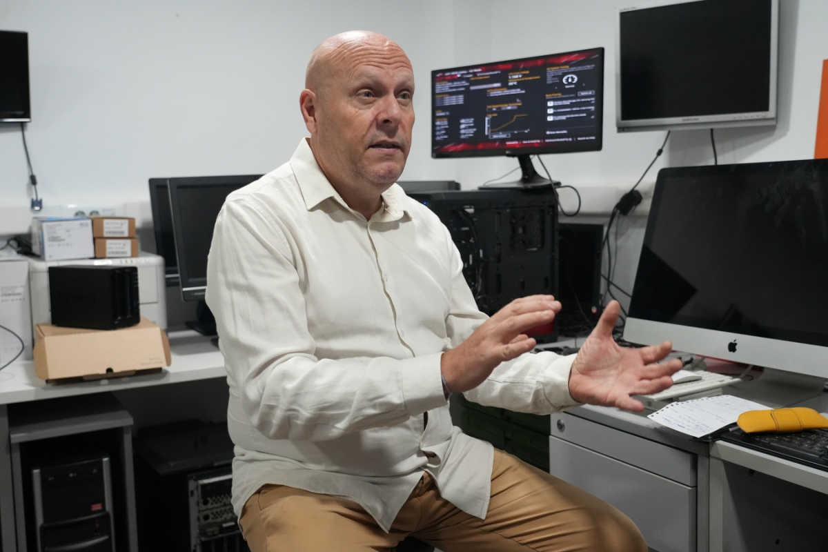 El informático Carlos Bermell. - Foto: EDUARDO MANZANA El informático Carlos Bermell.