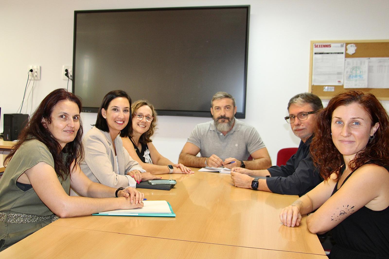 Castelló celebra una reunión informativa previa a las obras del CEIP Juan García Ripollés