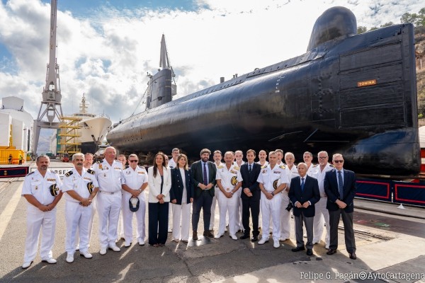 El submarino 'Tonina' ya es oficialmente del Ayuntamiento de Cartagena
