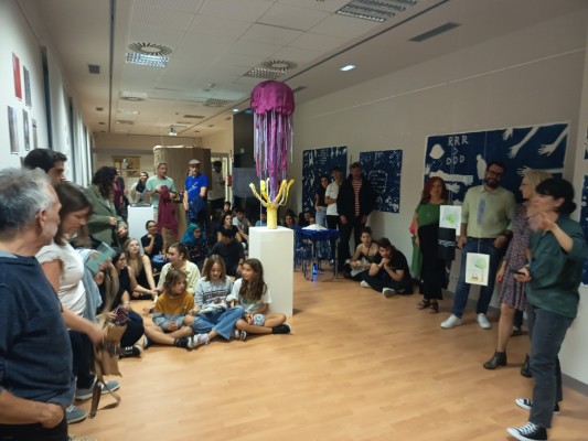 La UJI reflexiona sobre la problemática medioambiental a través del arte mediante una exposición 