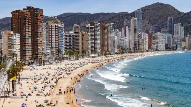 El Fondo de Cooperación reparte dos millones de euros en Alicante: Benidorm la que más con 374.000 euros