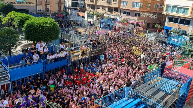 Onda ha celebrado el primer sábado de Fira con el multitudinario pasacalle y los toros de Miura y Torrestrella