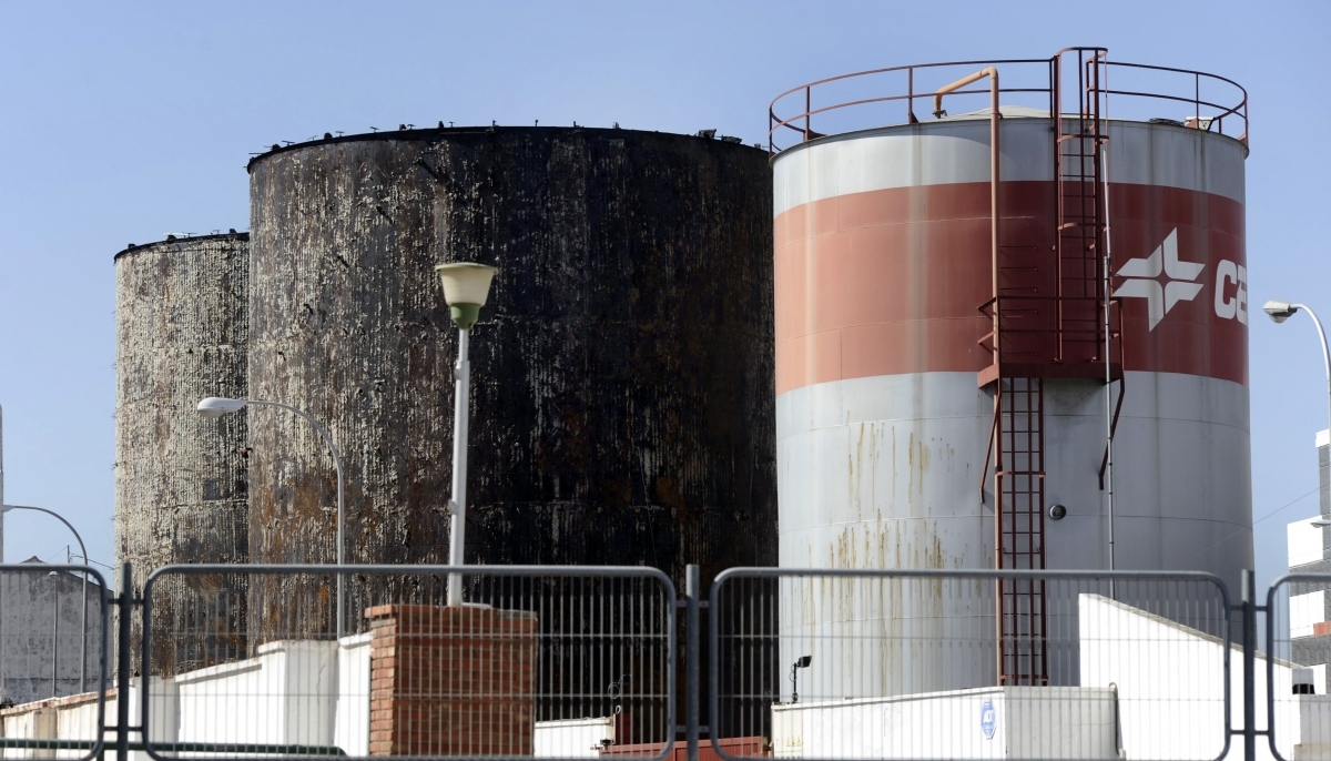 Los antiguos depósitos de Campsa instalados en el Puerto. 