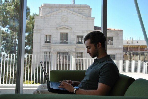 La UPV prueba asistentes virtuales personalizados en el aula con la 'startup' ChatBrainboost