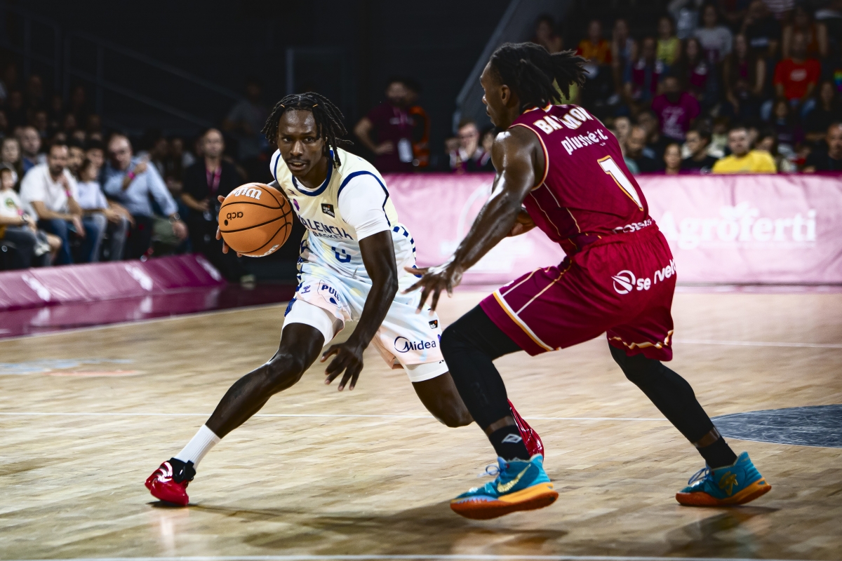 Valencia Basket domina en Lleida y se mantiene invicto en la Liga Endesa