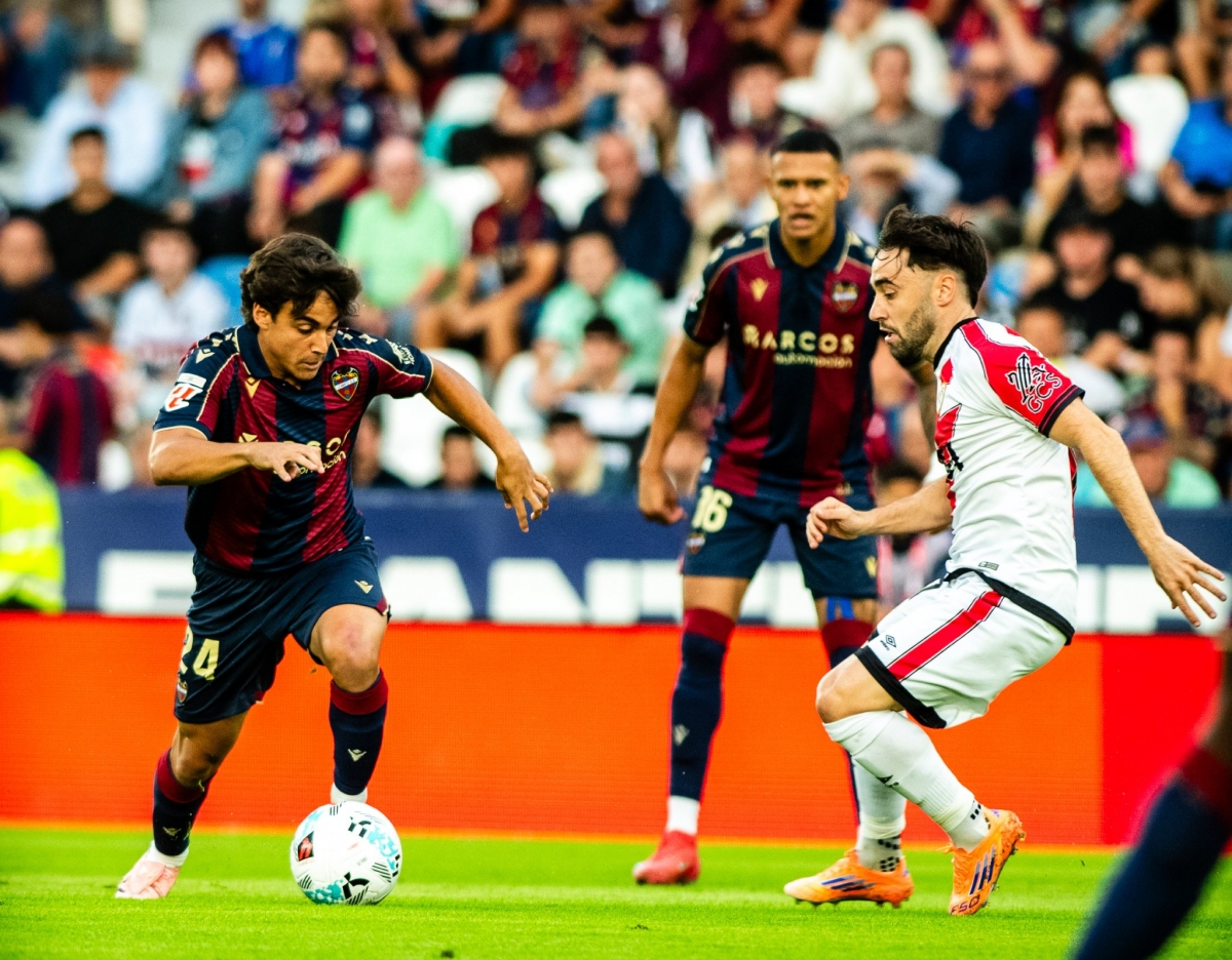 La ley del ex y la fragilidad defensiva condenan a un desdibujado Levante (0-3)