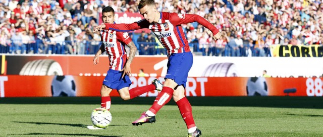 El Atlético no falla ante el Rayo y sigue en la pelea por el título