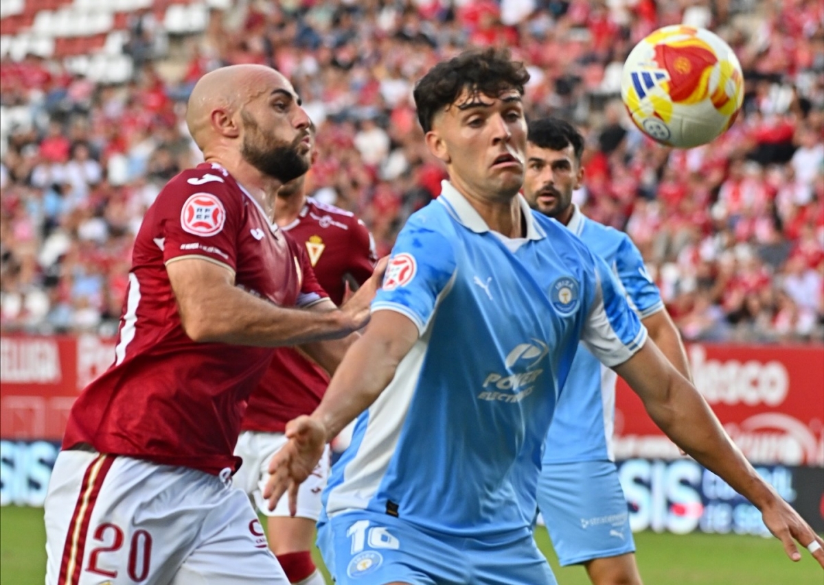 El Murcia, una nulidad de equipo, pierde en casa ante un rival que jugó con uno menos desde el minuto 10