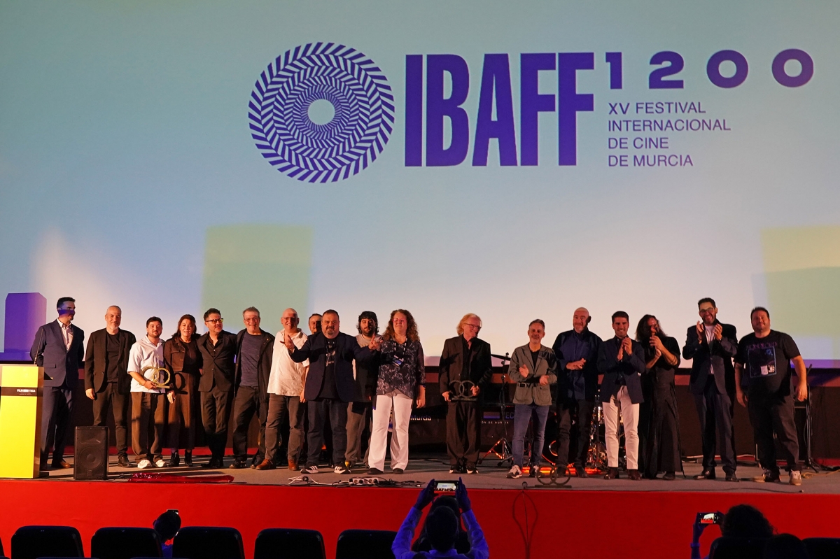 Premio Panorama en el IBAFF para 'Arrecife', el corto de Ángel Morales sobre una persona trans a punto de operarse de mastectomía