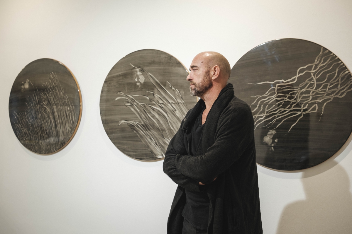 El artista yeclano Lidó Rico muestra en Berlín la conversión de la materia en un cuerpo vivo