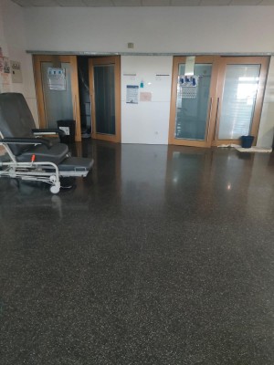 Compromís denuncia que dos boxes de la UCI del Hospital de Dénia siguen cerrados tres semanas después de las lluvias 