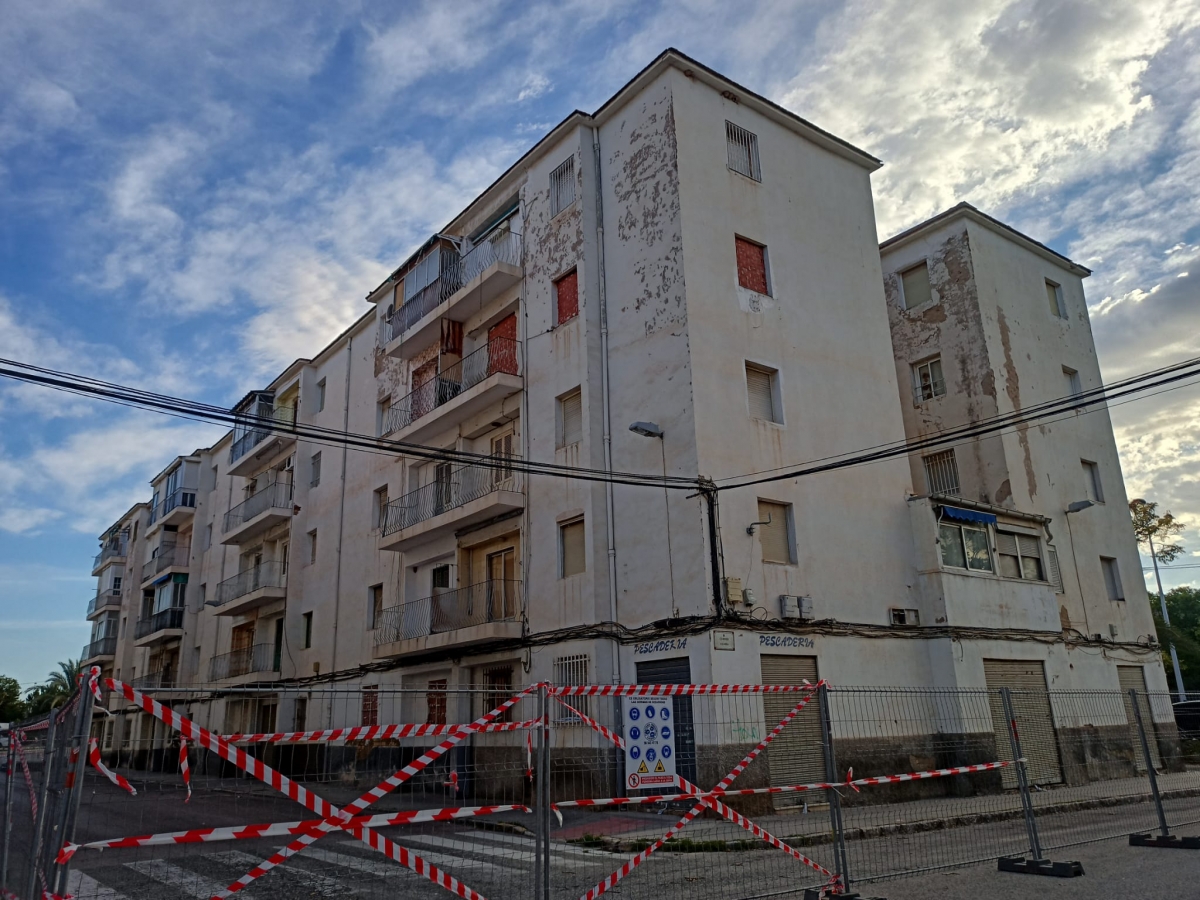 Doce años después, empieza la esperada demolición del primer bloque de San Antón en Elche