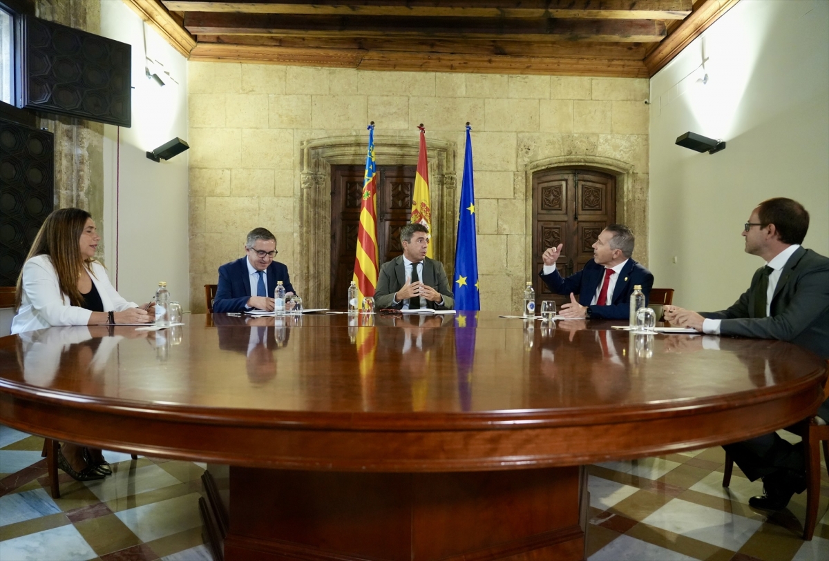 El rector de la UPV presenta a Mazón el nuevo campus en Hangzhou (China)