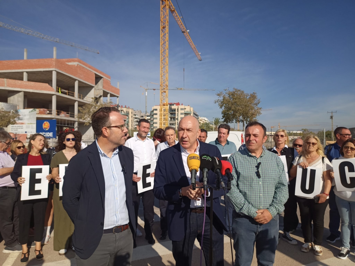 El secretario general del PSOE de Elche acusa a Ruz de un 